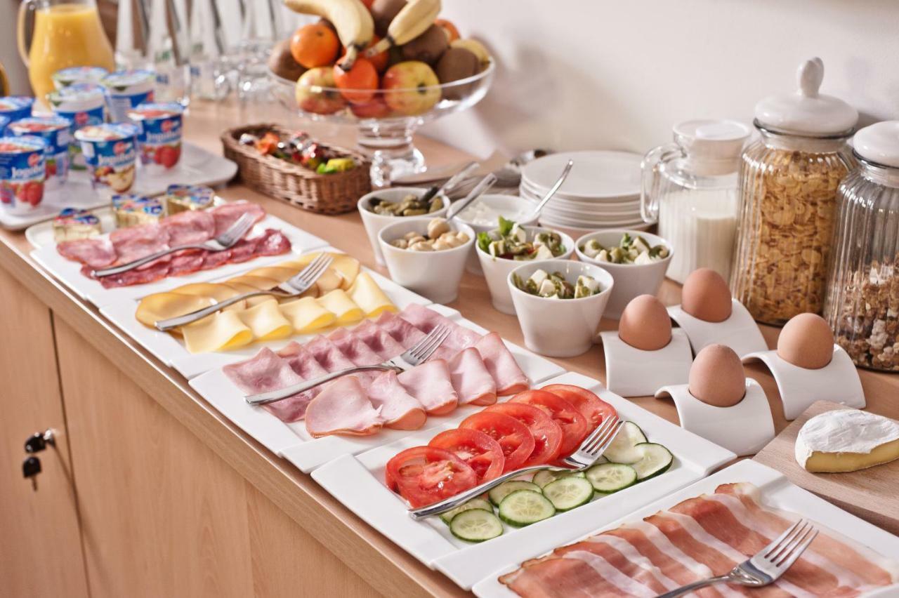 B&B Wieniawa Parking I Sniadanie W Cenie! Breakfast And Parking Included! Leszno  Buitenkant foto